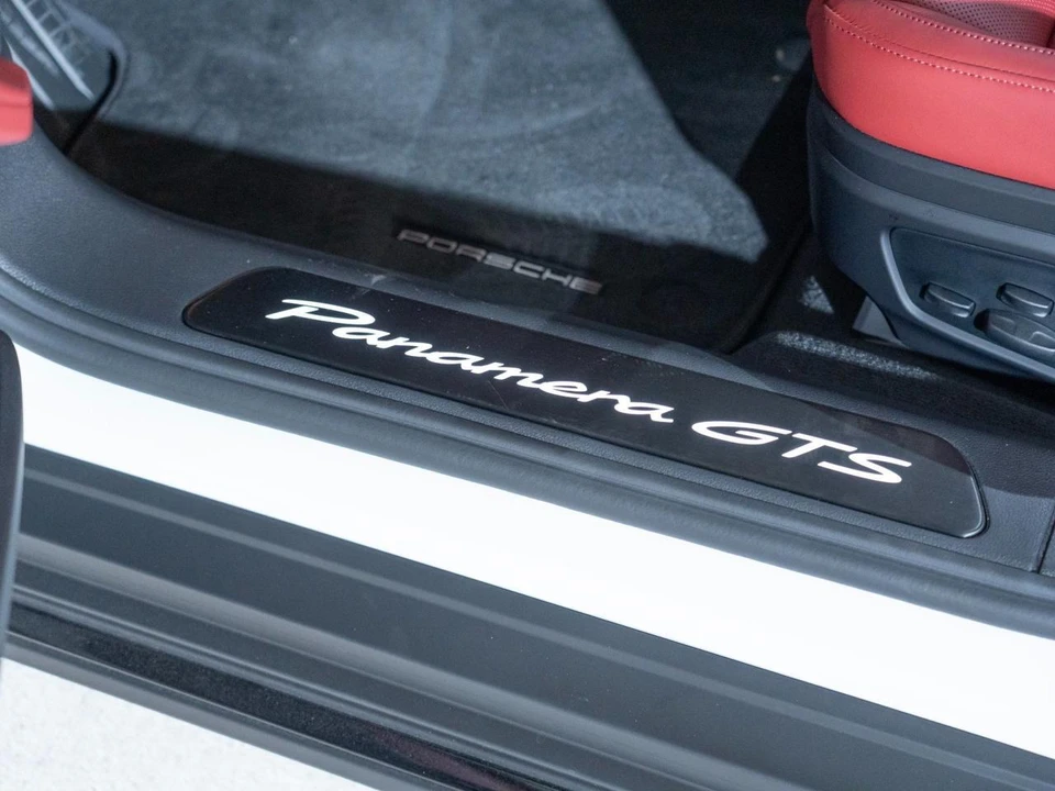 2026 Porsche Panamera - Image 12 of 29