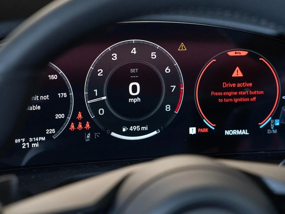 2026 Porsche Panamera - Image 19 of 29