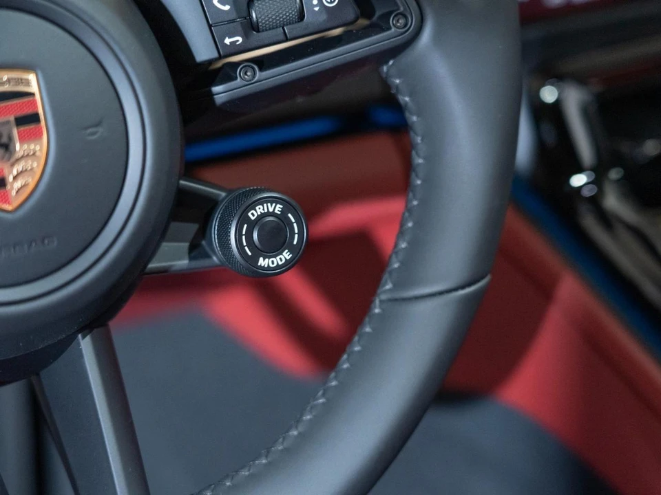 2026 Porsche Panamera - Image 23 of 29