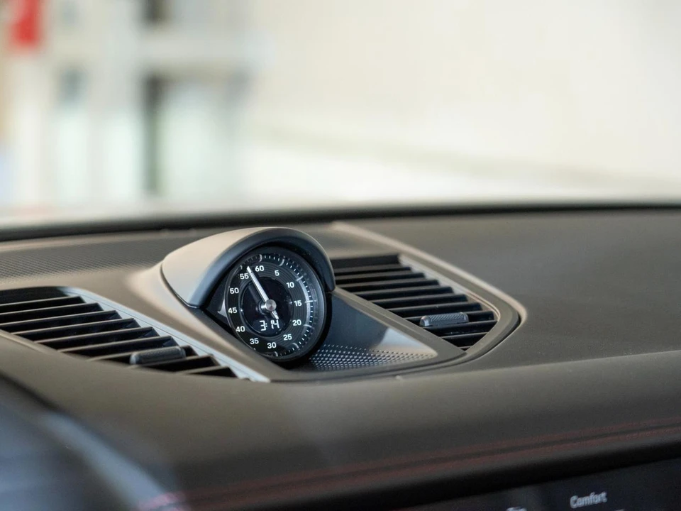 2026 Porsche Panamera - Image 20 of 29