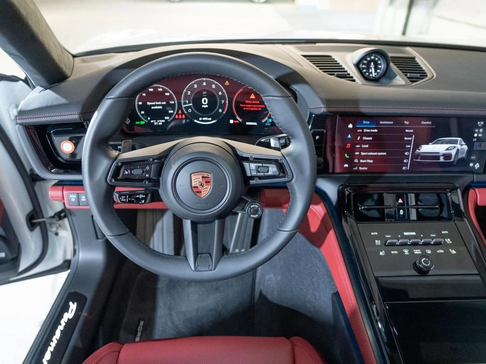2026 Porsche Panamera - Image 28 of 29