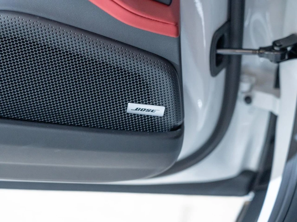 2026 Porsche Panamera - Image 18 of 29