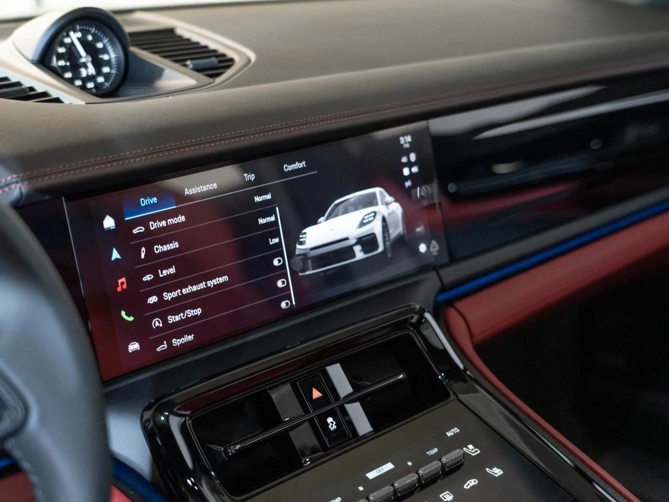 2026 Porsche Panamera - Image 21 of 29
