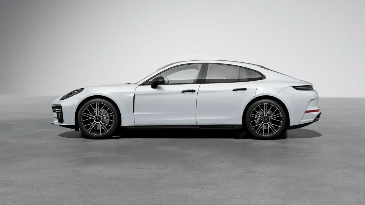 2026 Porsche Panamera - Image 16 of 30