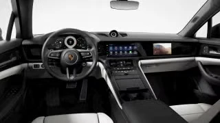 2026 Porsche Panamera - Image 25 of 30
