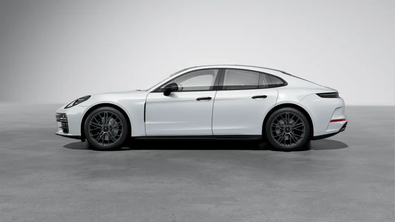 2026 Porsche Panamera - Image 16 of 30