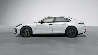2026 Porsche Panamera - Image 13 of 30