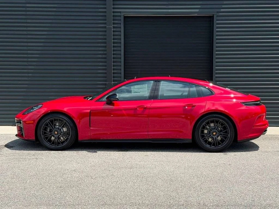 2026 Porsche 976 Panamera - Image 2 of 4