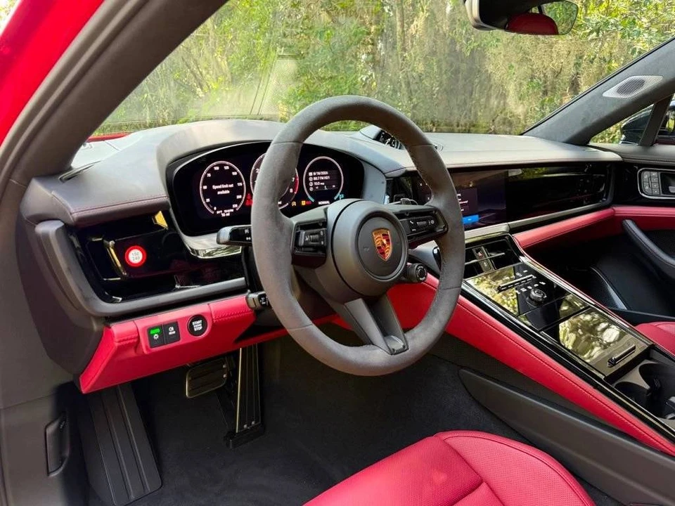 2026 Porsche 976 Panamera - Image 4 of 4