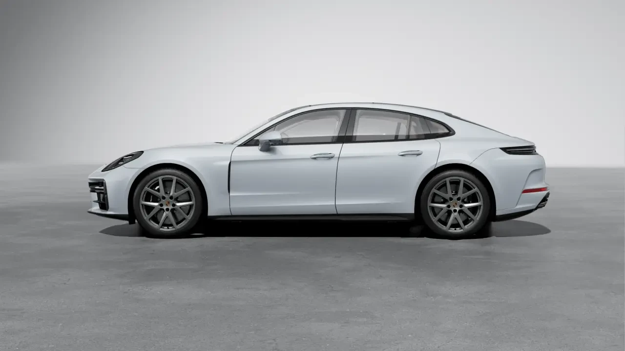 2026 Porsche Panamera - Image 16 of 31