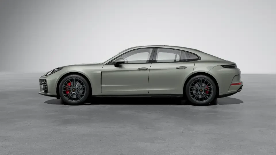 2026 Porsche Panamera - Image 16 of 31