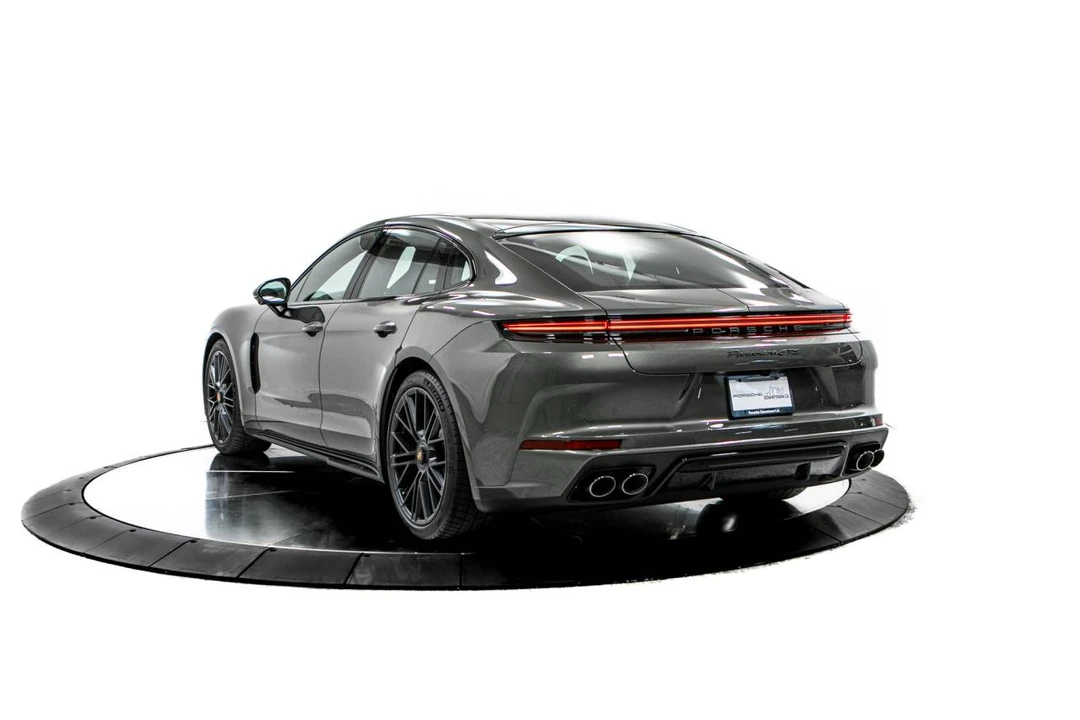 2026 Porsche 976 Panamera - Image 3 of 5