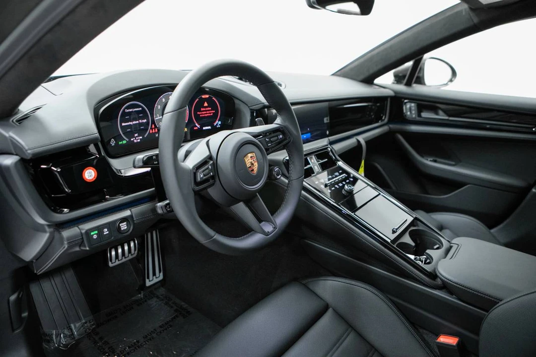 2026 Porsche 976 Panamera - Image 4 of 5