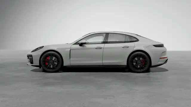 2026 Porsche Panamera - Image 14 of 31