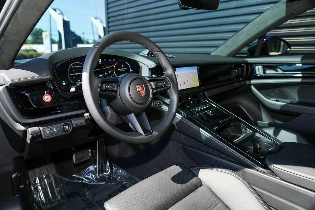 2026 Porsche 976 Panamera - Image 4 of 5