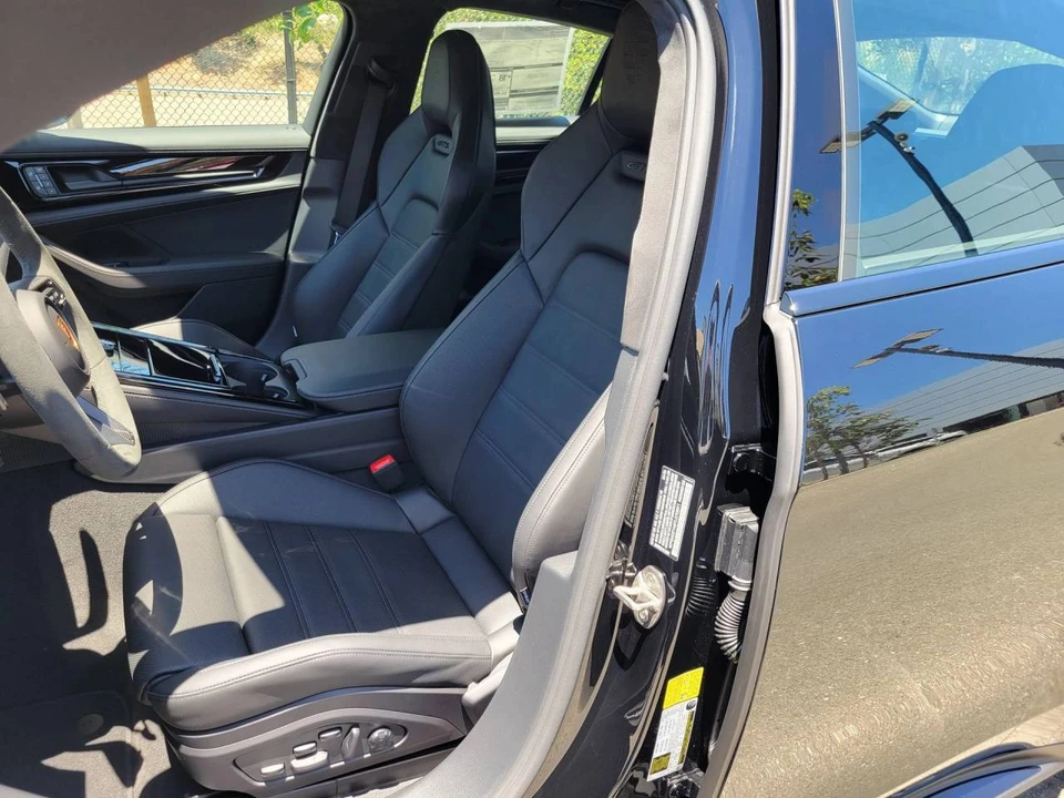2026 Porsche Panamera - Image 5 of 5
