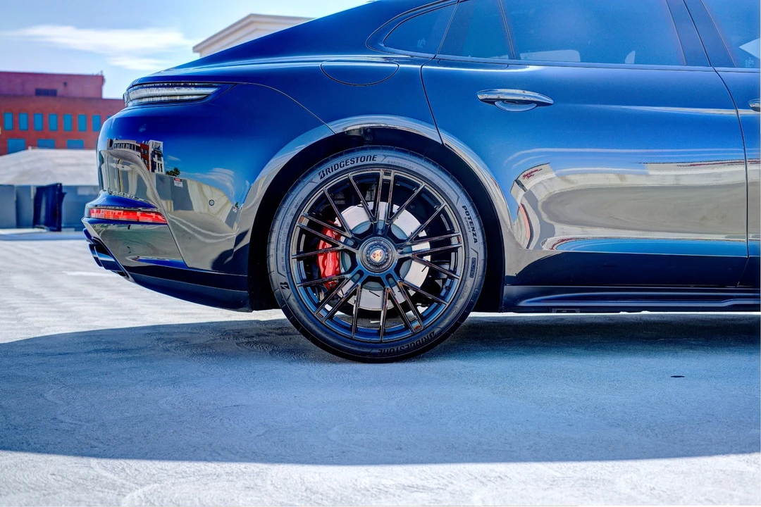 2026 Porsche 976 Panamera - Image 12 of 31