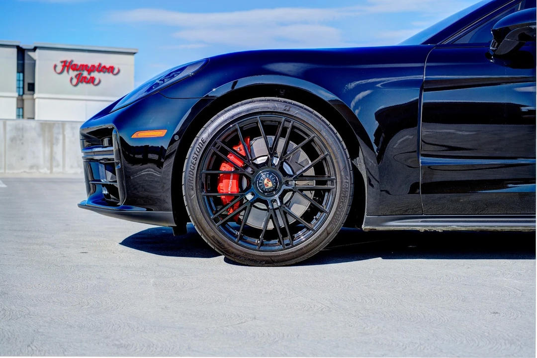 2026 Porsche 976 Panamera - Image 10 of 31