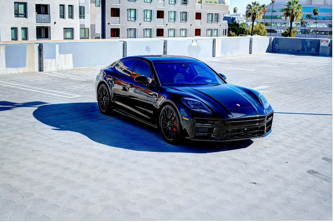 2026 Porsche 976 Panamera - Image 19 of 31