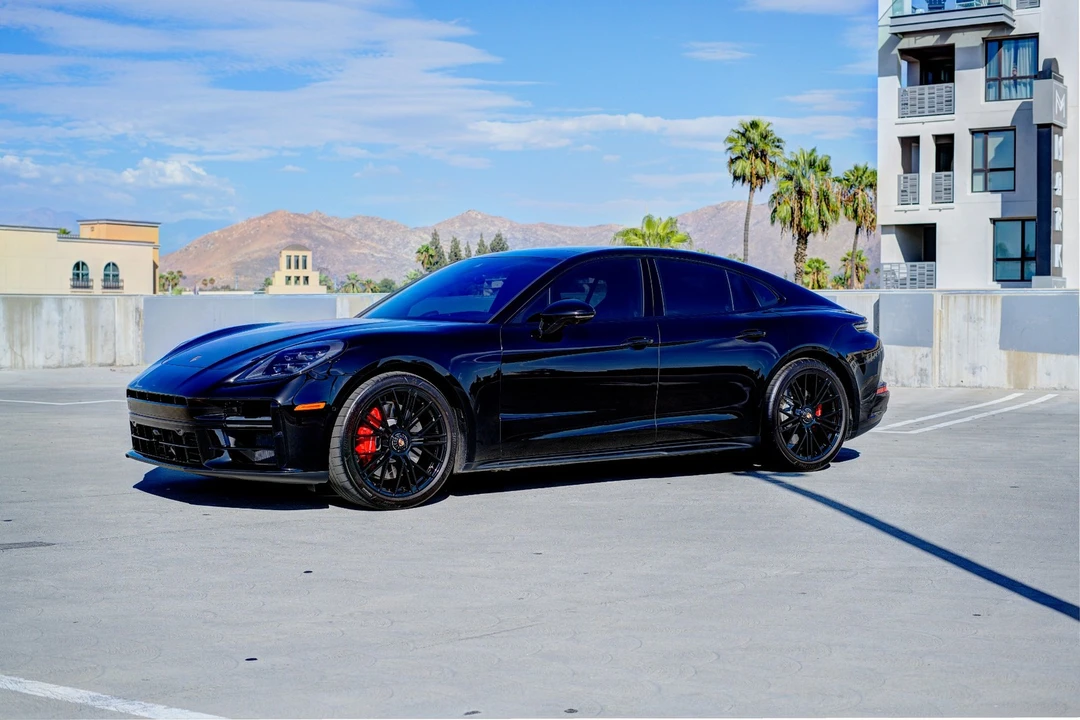 2026 Porsche 976 Panamera - Image 9 of 31