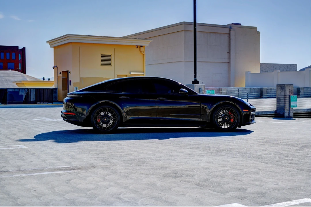 2026 Porsche 976 Panamera - Image 6 of 31