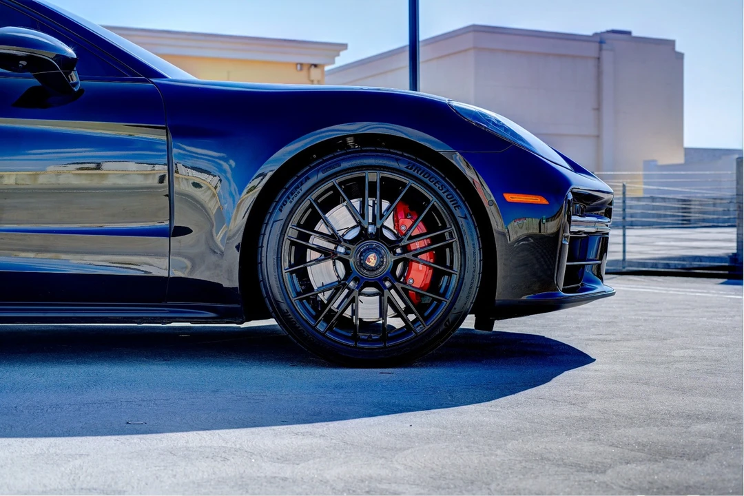 2026 Porsche 976 Panamera - Image 13 of 31