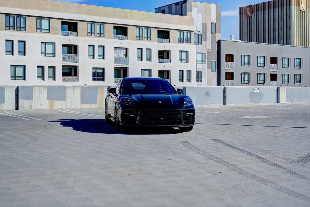 2026 Porsche 976 Panamera - Image 8 of 31