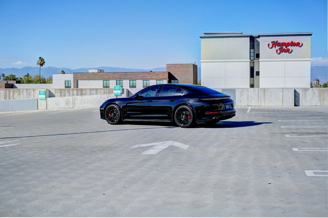 2026 Porsche 976 Panamera - Image 3 of 31