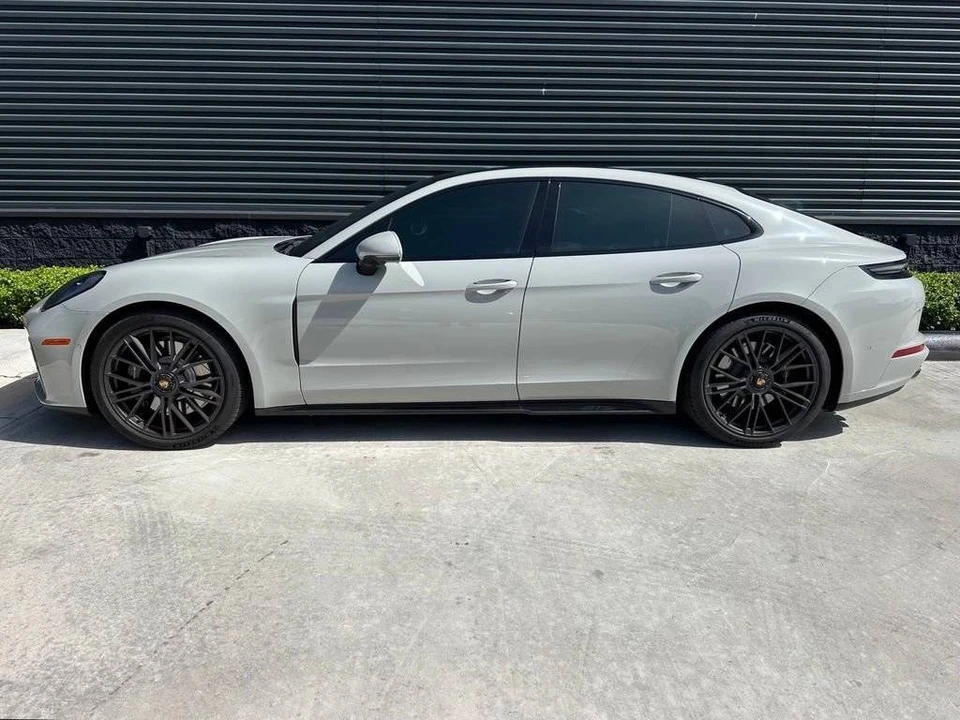 2026 Porsche 976 Panamera - Image 2 of 5