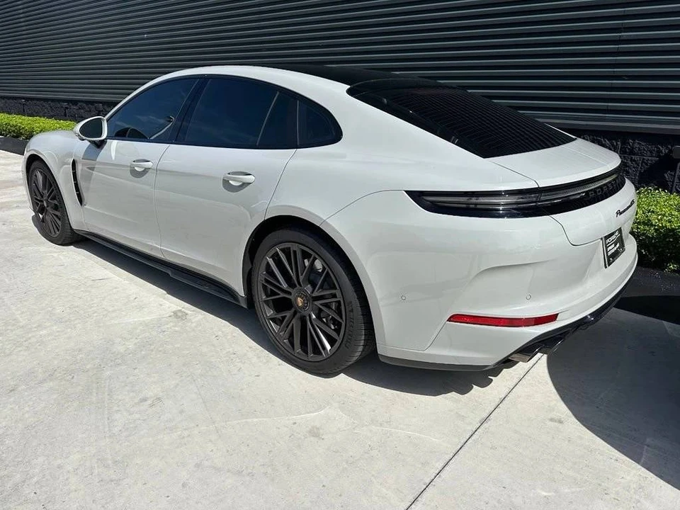 2026 Porsche 976 Panamera - Image 3 of 5