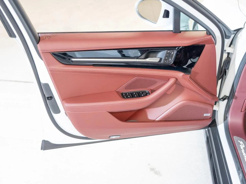 2026 Porsche Panamera - Image 16 of 30