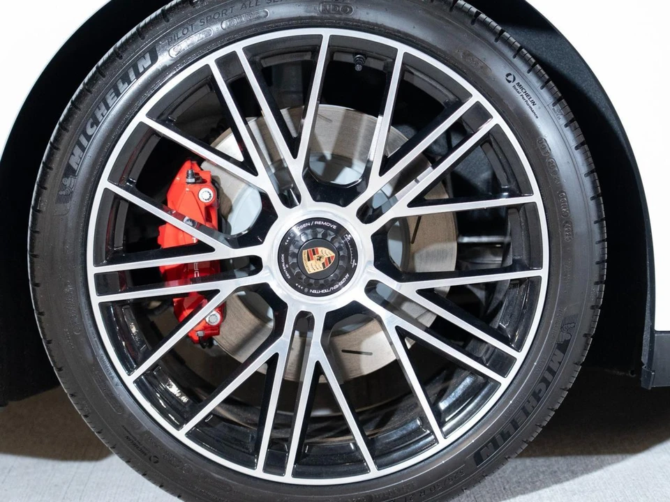 2026 Porsche Panamera - Image 11 of 30