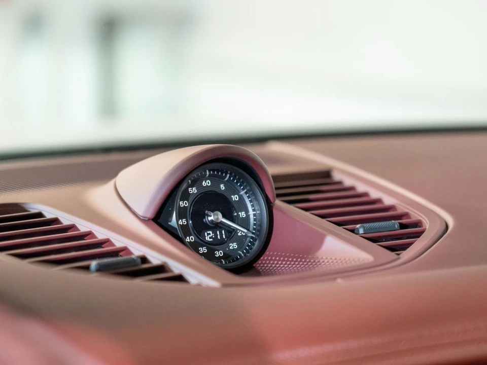2026 Porsche Panamera - Image 20 of 30