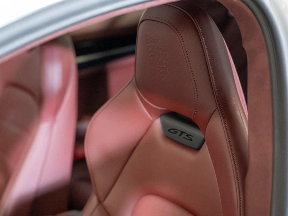 2026 Porsche Panamera - Image 25 of 30