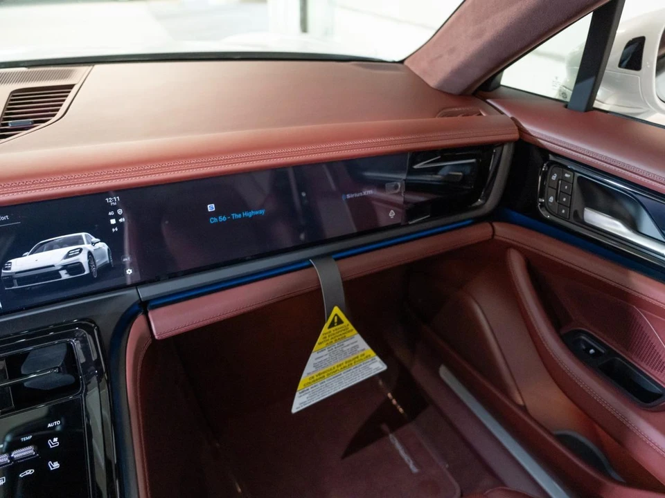 2026 Porsche Panamera - Image 29 of 30