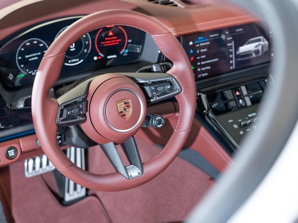 2026 Porsche Panamera - Image 15 of 30