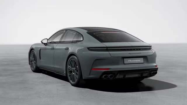 2026 Porsche Panamera - Image 18 of 31
