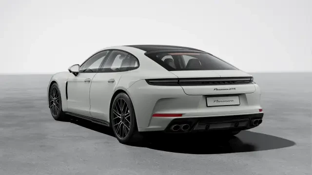 2026 Porsche Panamera - Image 22 of 31