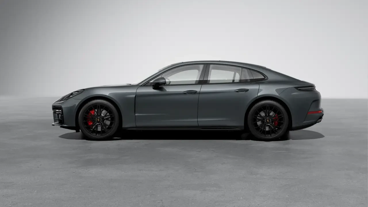 2026 Porsche Panamera - Image 16 of 31