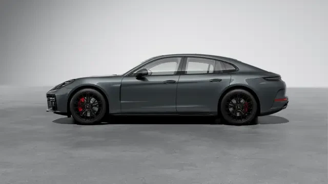2026 Porsche Panamera - Image 14 of 31