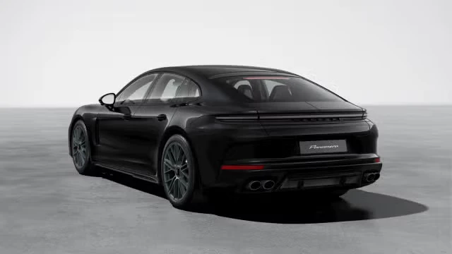 2026 Porsche Panamera - Image 18 of 31