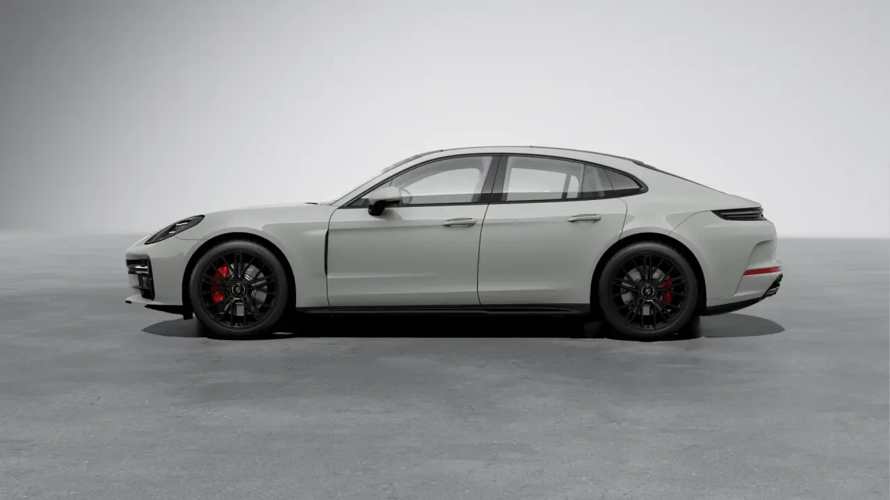 2026 Porsche Panamera - Image 16 of 31