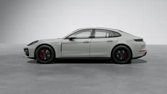 2026 Porsche Panamera - Image 14 of 31