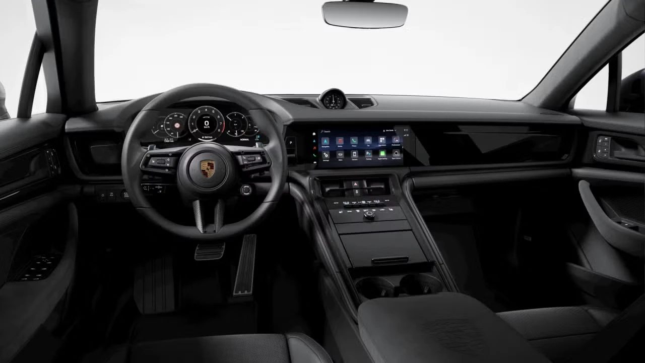 2026 Porsche Panamera - Image 28 of 31