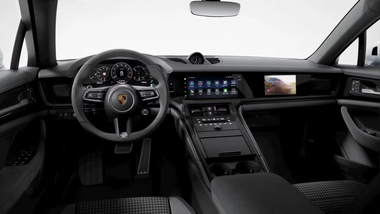 2026 Porsche Panamera - Image 28 of 31