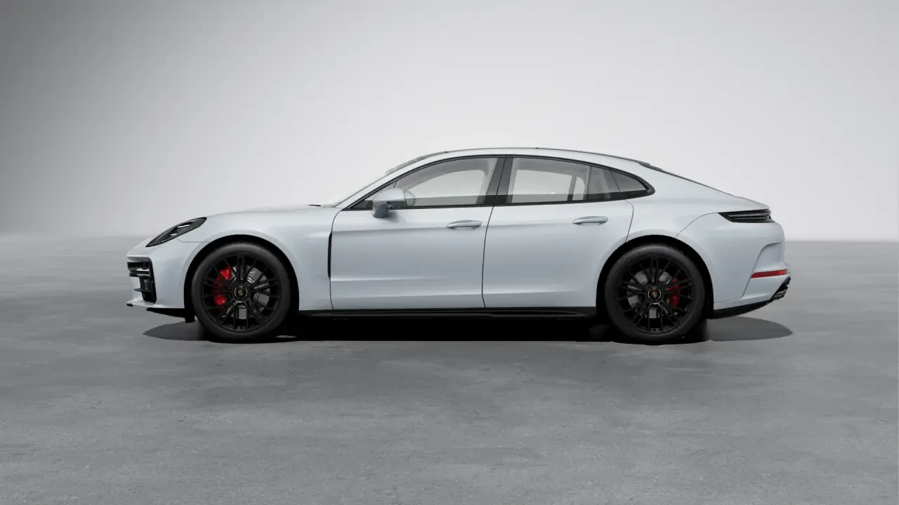 2026 Porsche Panamera - Image 16 of 31