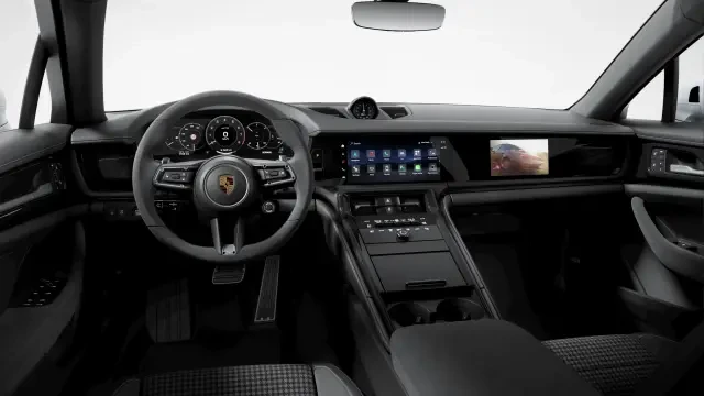 2026 Porsche Panamera - Image 30 of 31