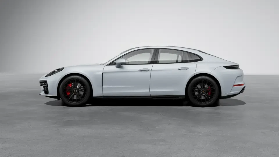 2026 Porsche Panamera - Image 15 of 31