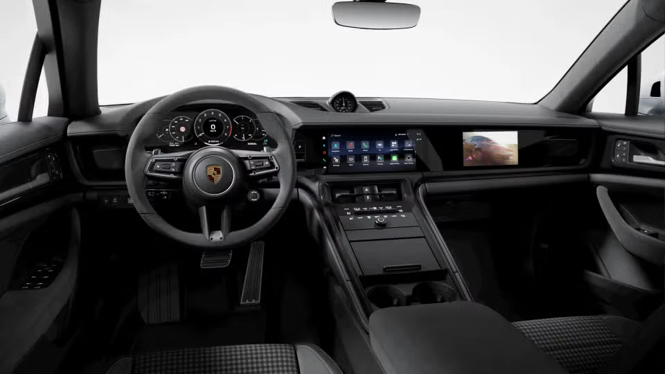 2026 Porsche Panamera - Image 27 of 31