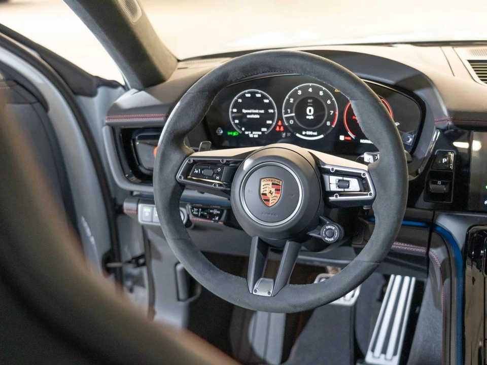 2026 Porsche 976 Panamera - Image 27 of 29